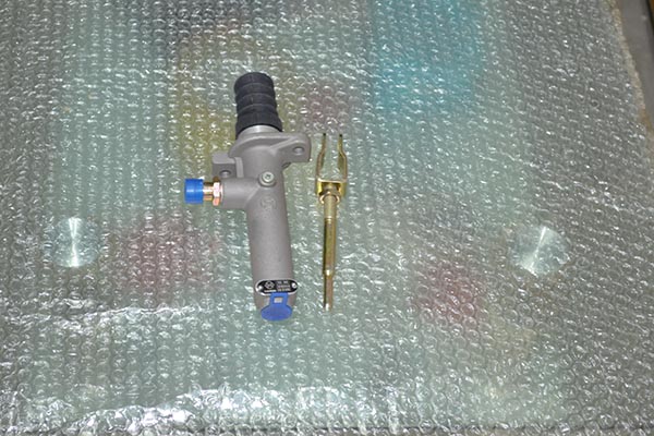 草莓视频污在线壓路機離合器主缸